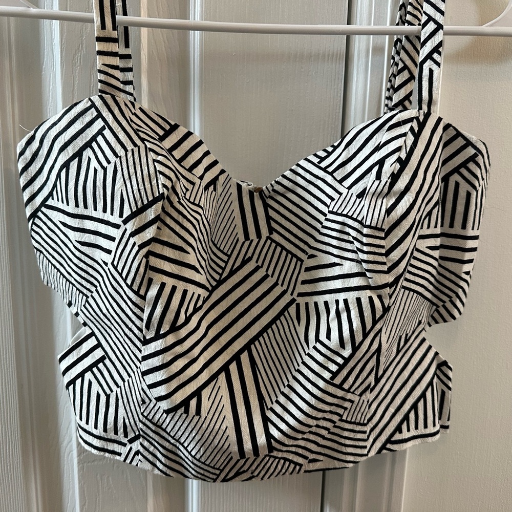 Lucy Paris Black and White Geometric Crop Top - Picture 2 of 7